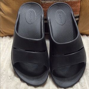 🆕 OOFOS Black Comfort Slides
